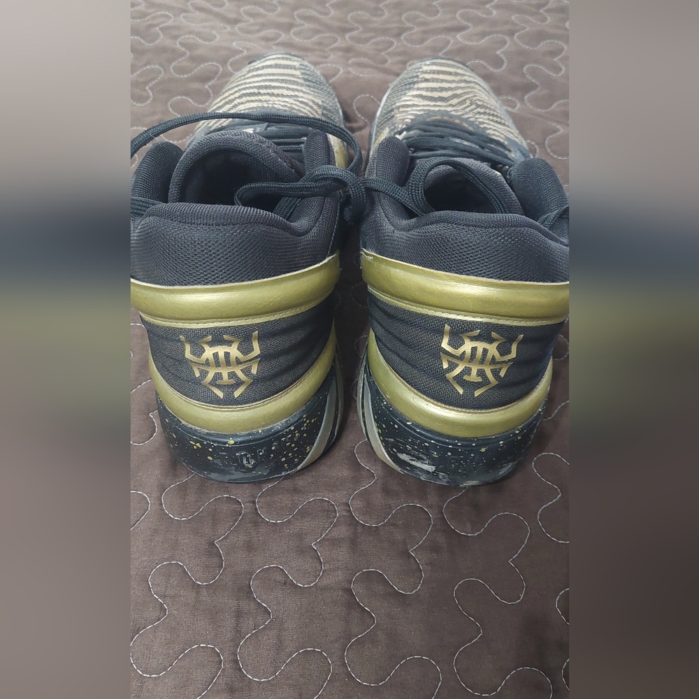 Shoes - Picture 4 of 4